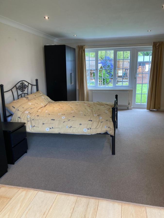 9 Chudleigh Close Apartamento Bedford Exterior foto