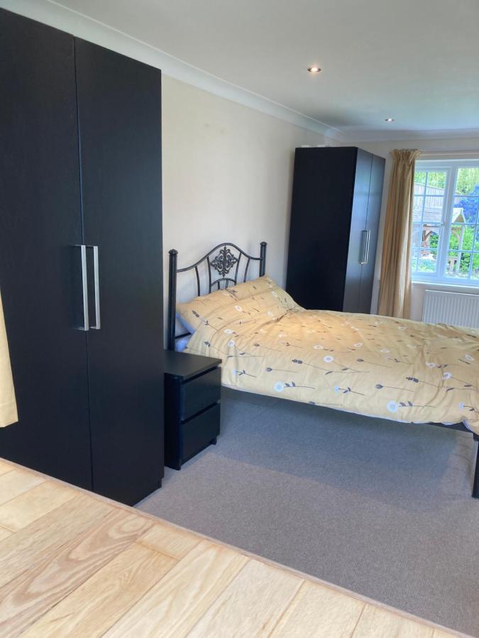 9 Chudleigh Close Apartamento Bedford Exterior foto