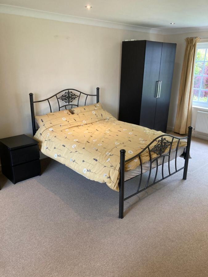 9 Chudleigh Close Apartamento Bedford Exterior foto